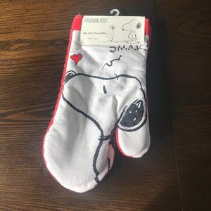 Peanuts Snoopy Set of 2 Oven Mitt new  100% cotton